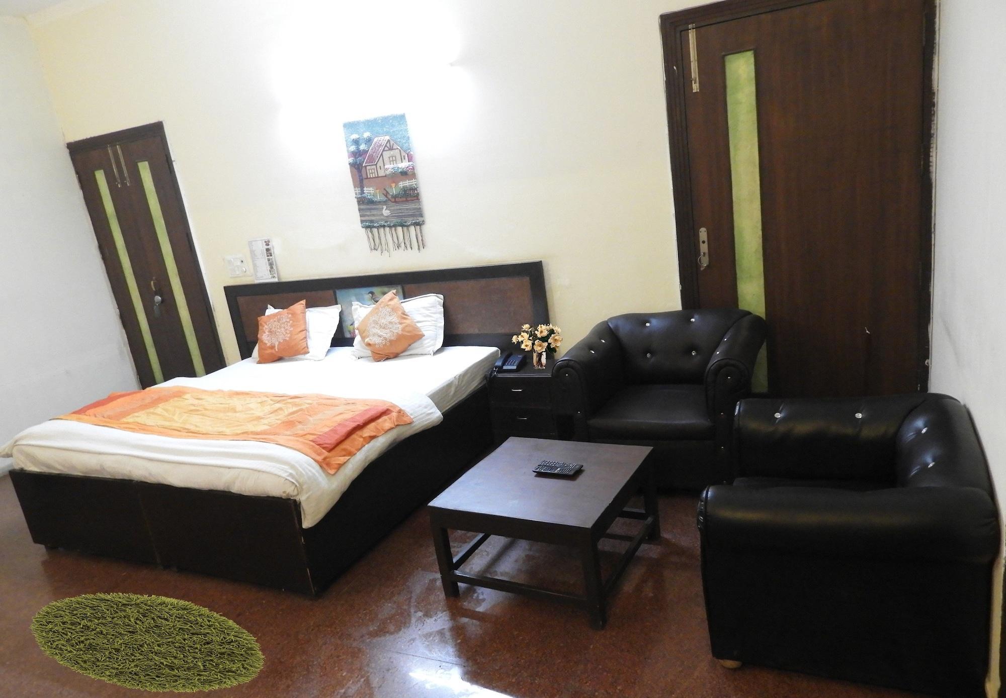 Hotel Jkm Palace Near Apollo Hospital New Delhi Exterior photo